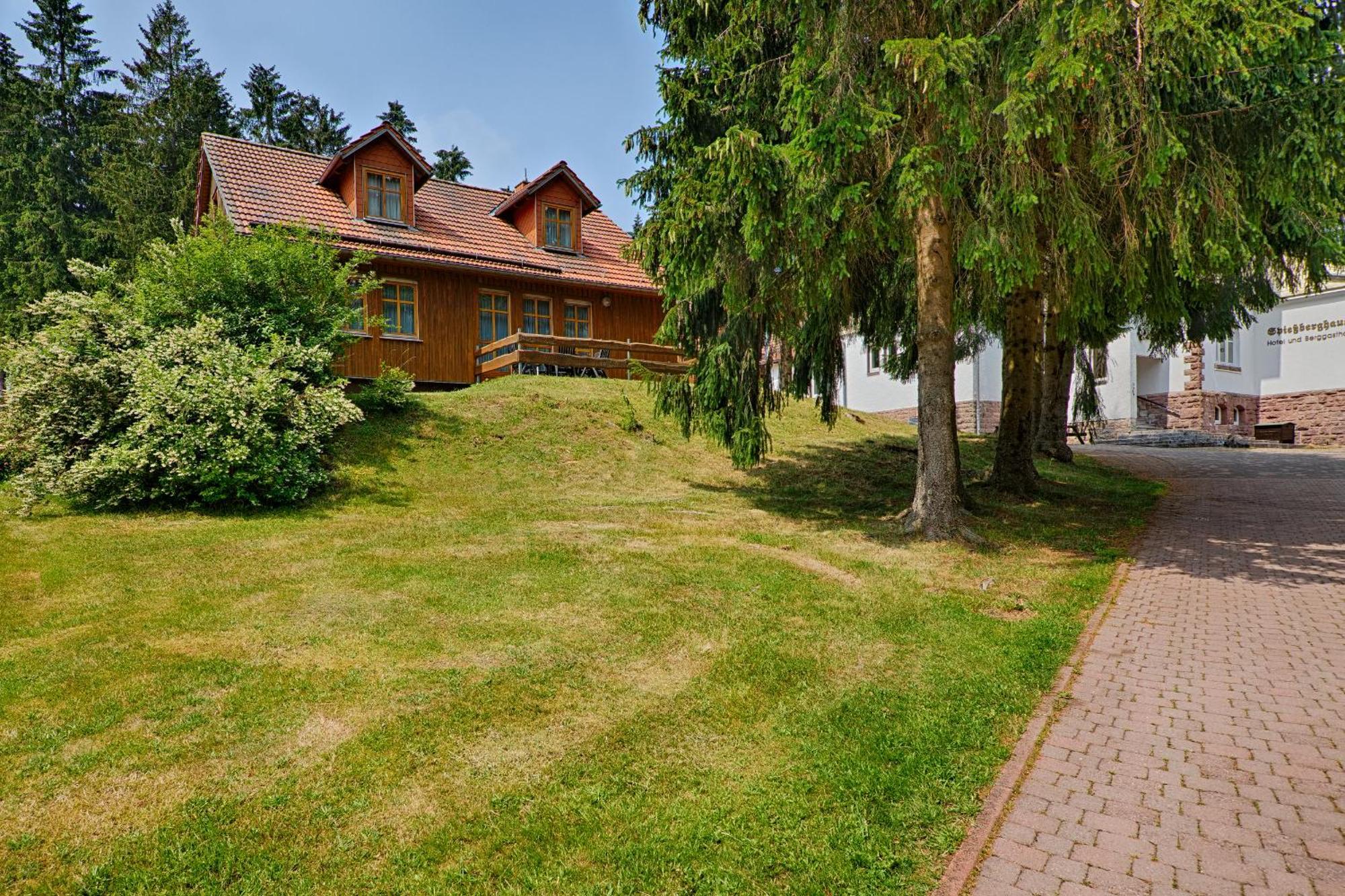 Hotel Und Berggasthof Spiessberghaus Фридрихрода Екстериор снимка